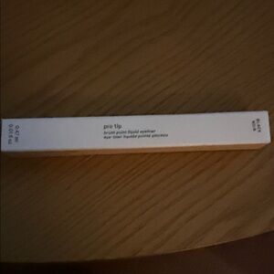 Glossier Pro Tip Brush Point Liquid Eyeliner - Black